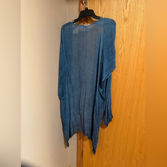 Free‎ People Crochet Wrap. One size. Navy. Lightweight. NWT. Coverup. Layer. - Picture 5 of 5